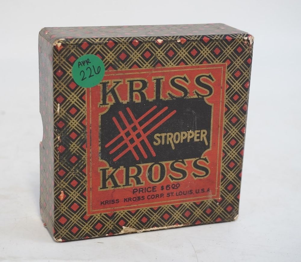 Lot 226: KRISS KROSS STROPPER BLADE SHARPENER