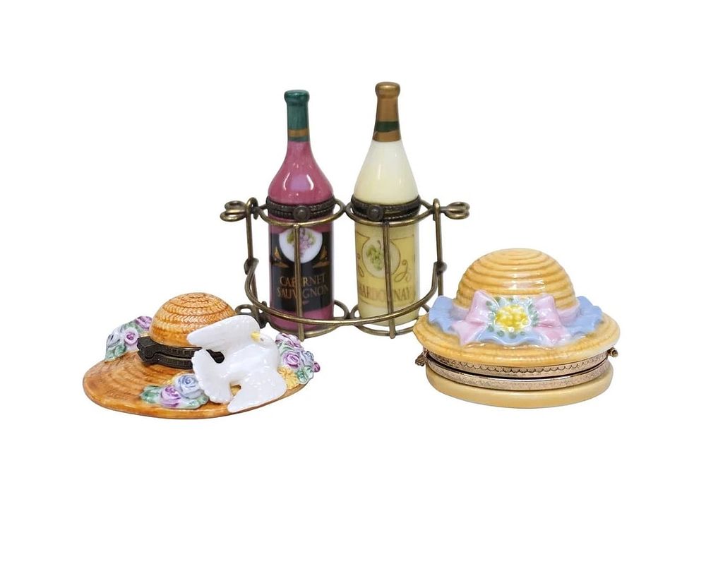 Lot 164: 4 PORCELAIN TRINKET BOXES LIMOGES STYLE