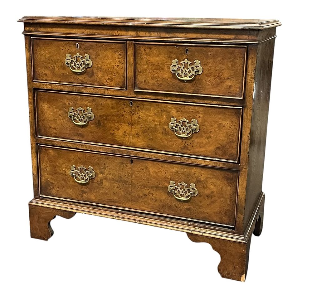 Lot 170: ANTIQUE GEORGE II BURLED WALNUT CHEST