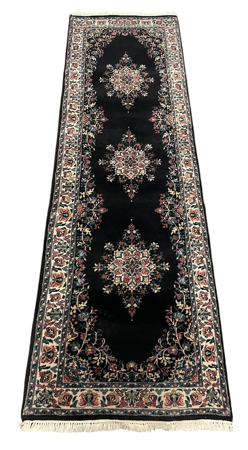 Lot 191: HAND KNOTTED ORIENTAL 8 FT RUNNER RUG