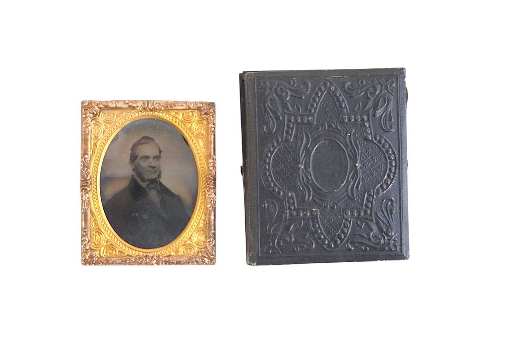 Lot 211: PAIR OF ANTIQUE 1/9 PLATE AMBROTYPE TINTYPES