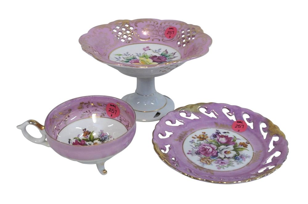 Lot 257: 3 PIECES OF PINK AND GOLD GILT FLORAL PORCELAIN