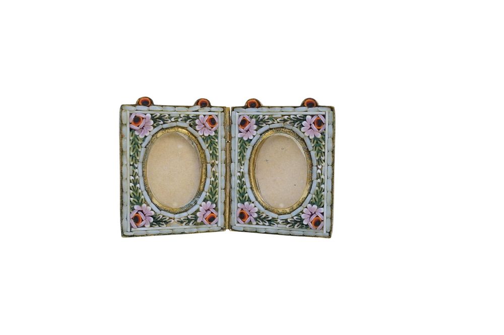 Lot 211: ITALIAN MICRO MOSAIC DOUBLE PICTURE FRAME