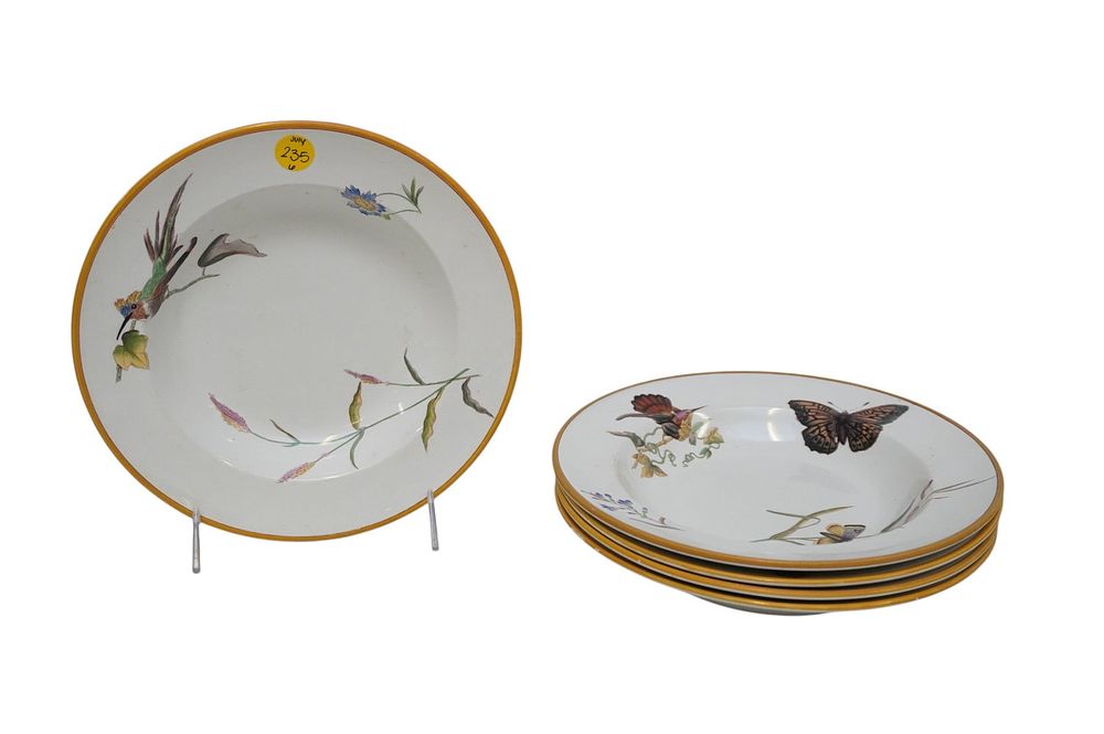 Lot 235: 6 WEDGWOOD CREAMWARE HUMMINGBIRD & FLORA SOUP BOWLS