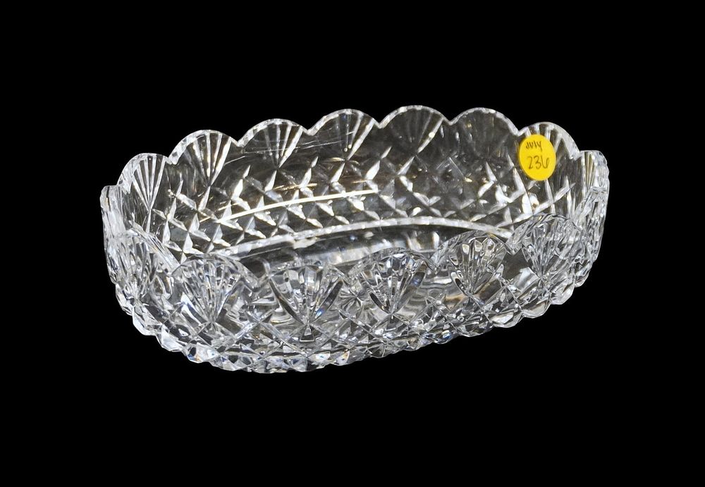 Lot 236: WATERFORD CRYSTAL GIFTWARE BON BON DISH