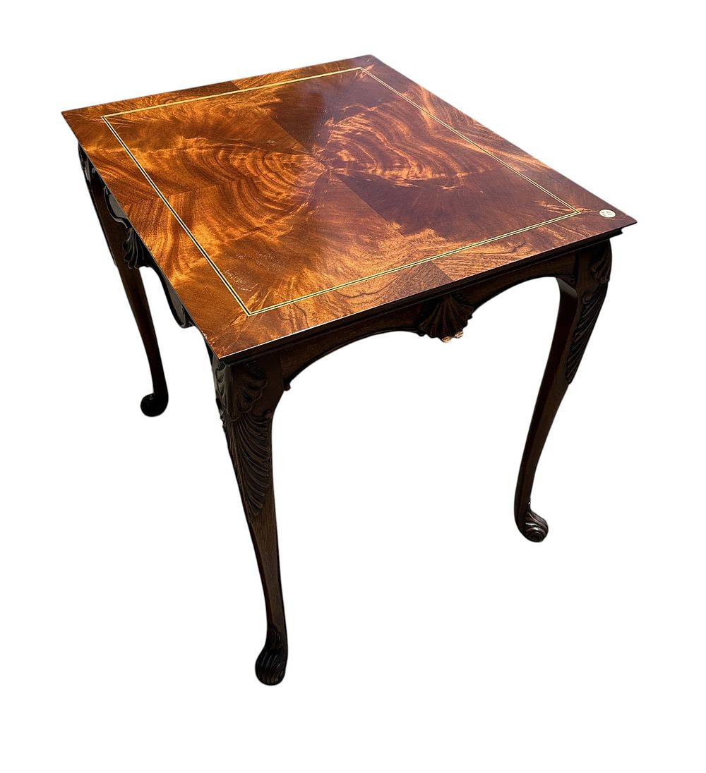 Lot 171: BOOKMATCHED FLAME MAHOGANY SIDE TABLE