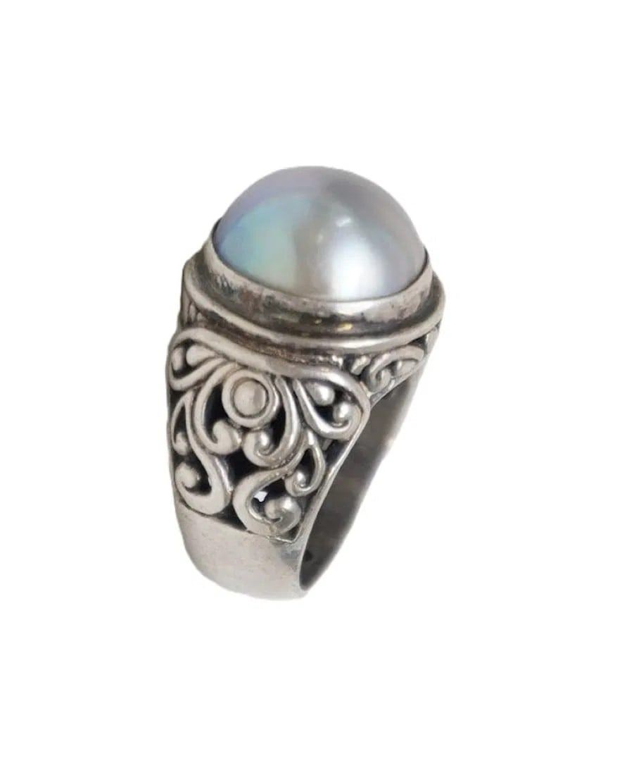 Lot 189: STERLING SILVER BLUE GRAY MABE PEARL RING SZ 7.75