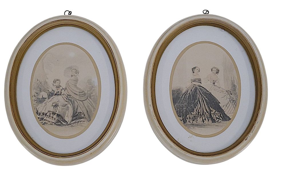 Lot 208: PAIR OF OVAL FRAMED ANTIQUE LADIES FASHION PRINTS