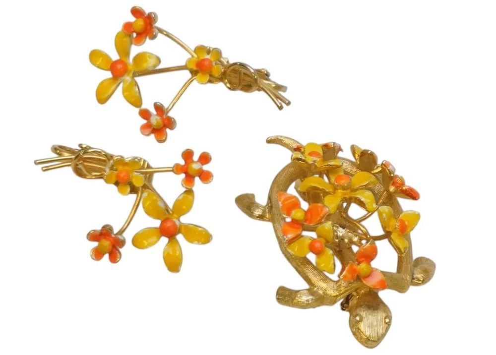 Lot 236: MID CENTURY RARE MARVELLA ENAMELED FLORAL TURTLE BROOCH w EARRINGS