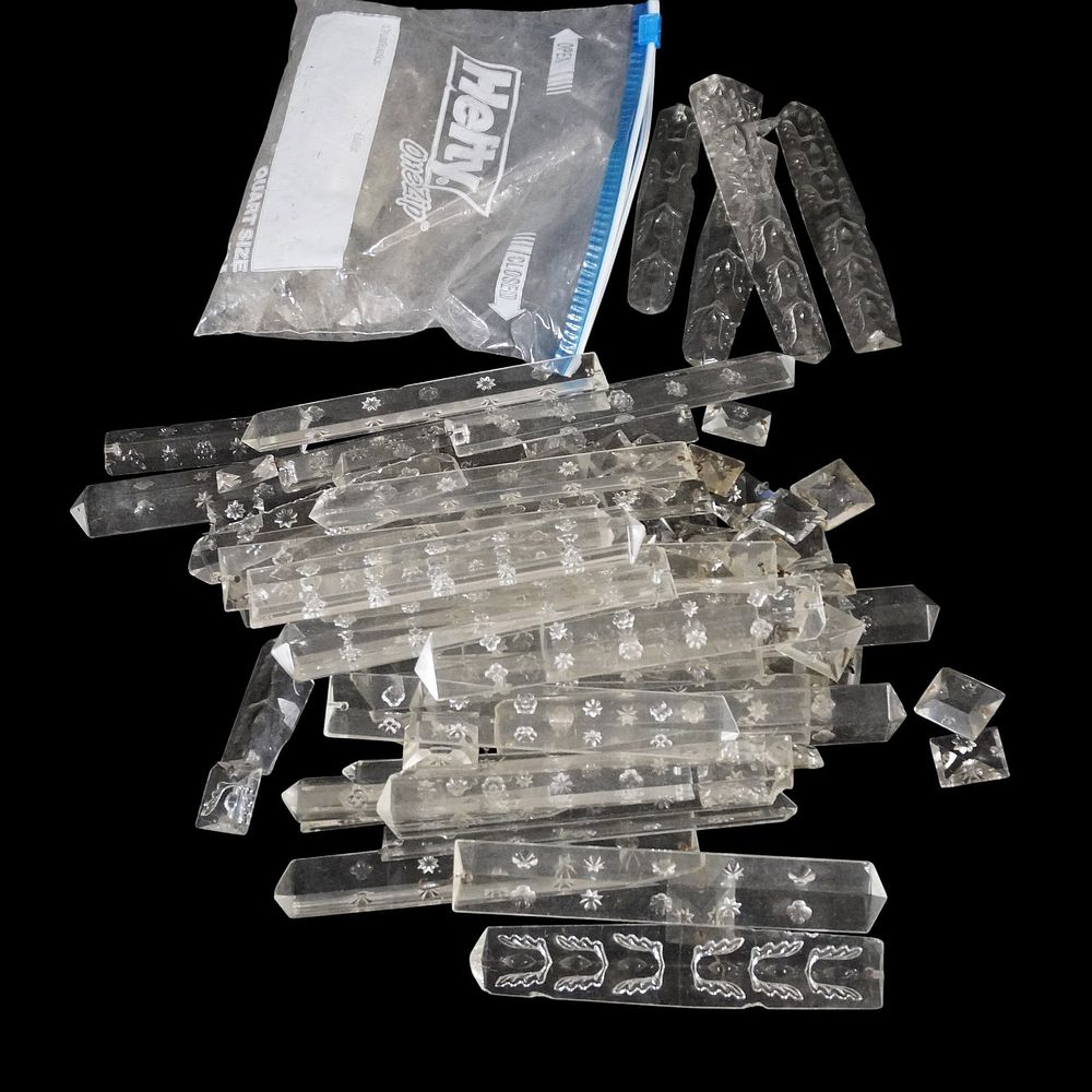 Lot 255: LARGE GROUP ANTIQUE ETCHED PRISM CRYSTALS