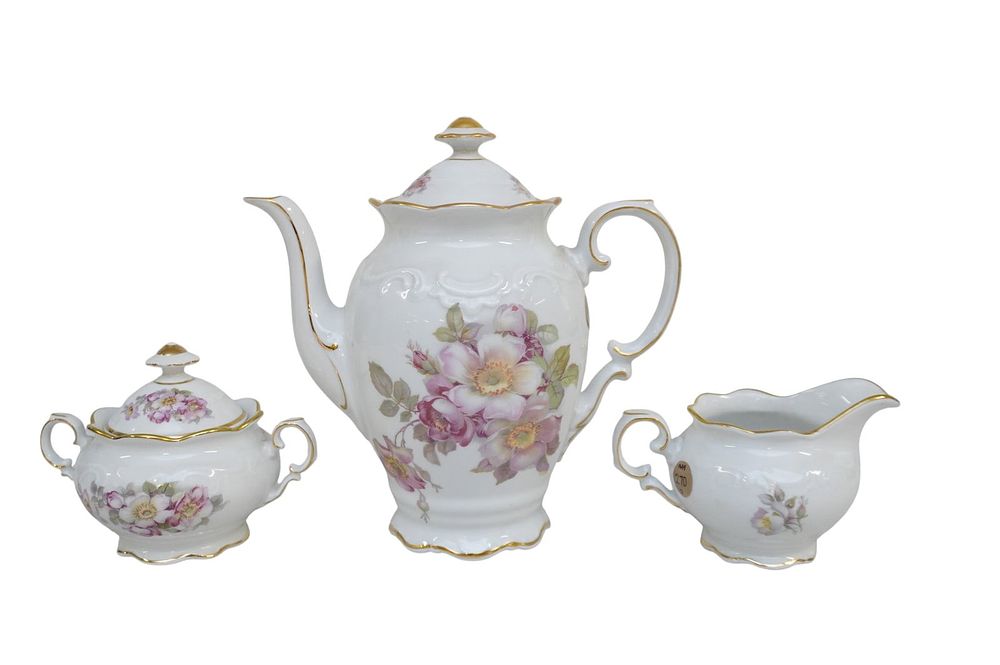 Lot 270: SCHUMANN BAVARIA BRIAR ROSE 3 PIECE TEA SET