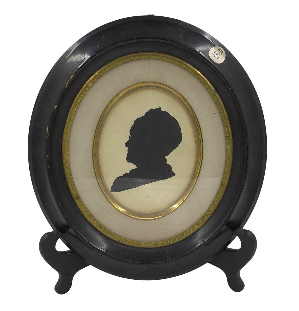 Lot 281: OVAL FRAMED HAND PAINTED SILHOUETTE