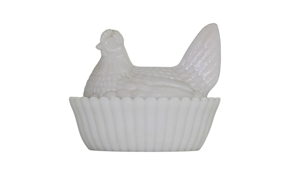 Lot 283: MILK GLASS HEN ON NEST