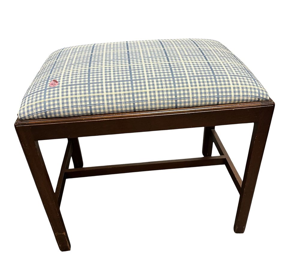 Lot 167: ANTIQUE MAHOGANY FOOTSTOOL / VANITY BENCH