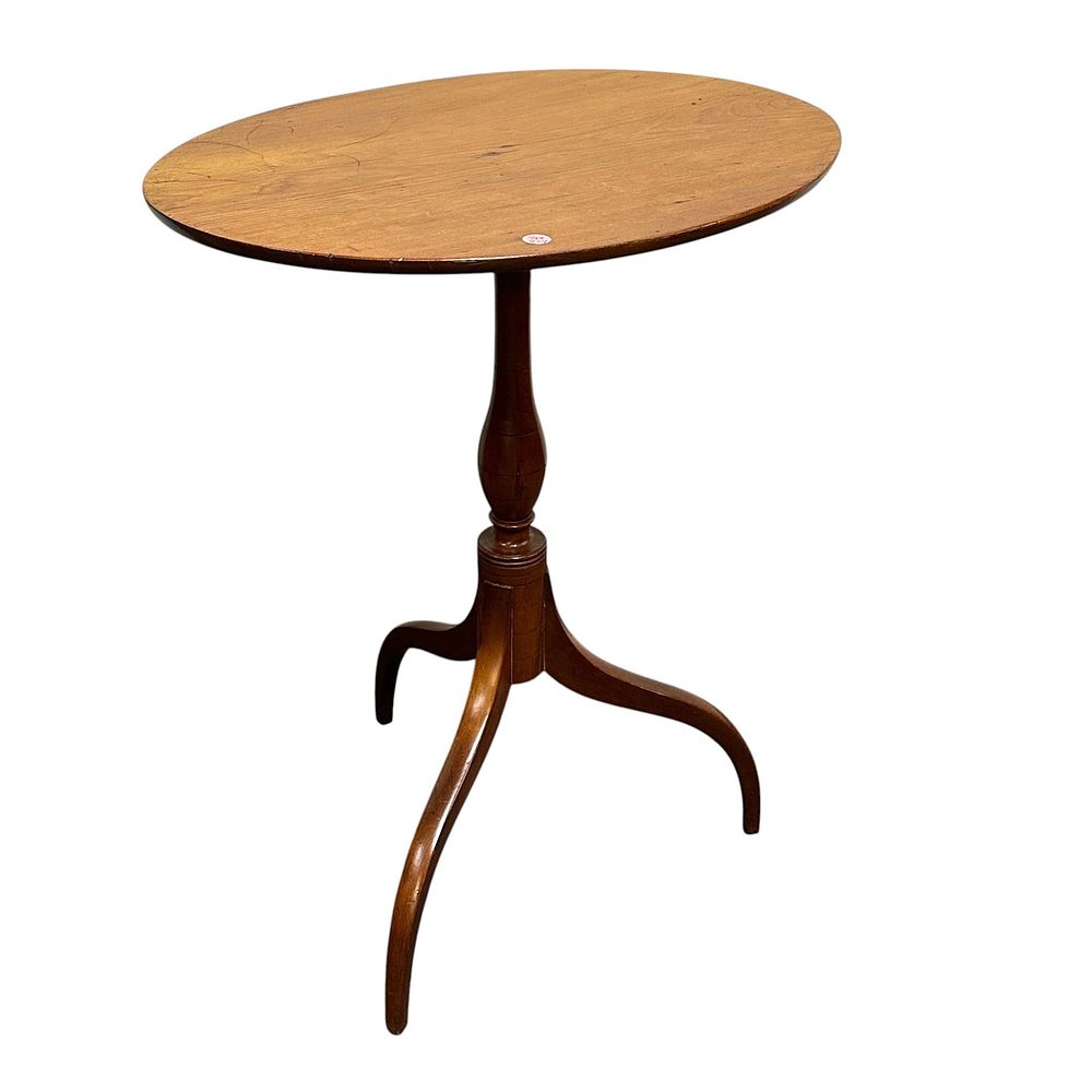 Lot 204: NEW ENGLAND FEDERAL SPIDER LEG CANDLESTAND