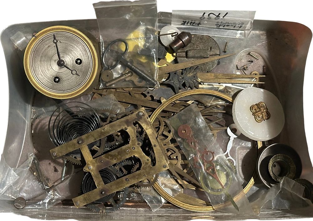 Lot 207: HOROLOGIST'S COLLECTION OF ANTIQUE & VINTAGE CLOCK PARTS