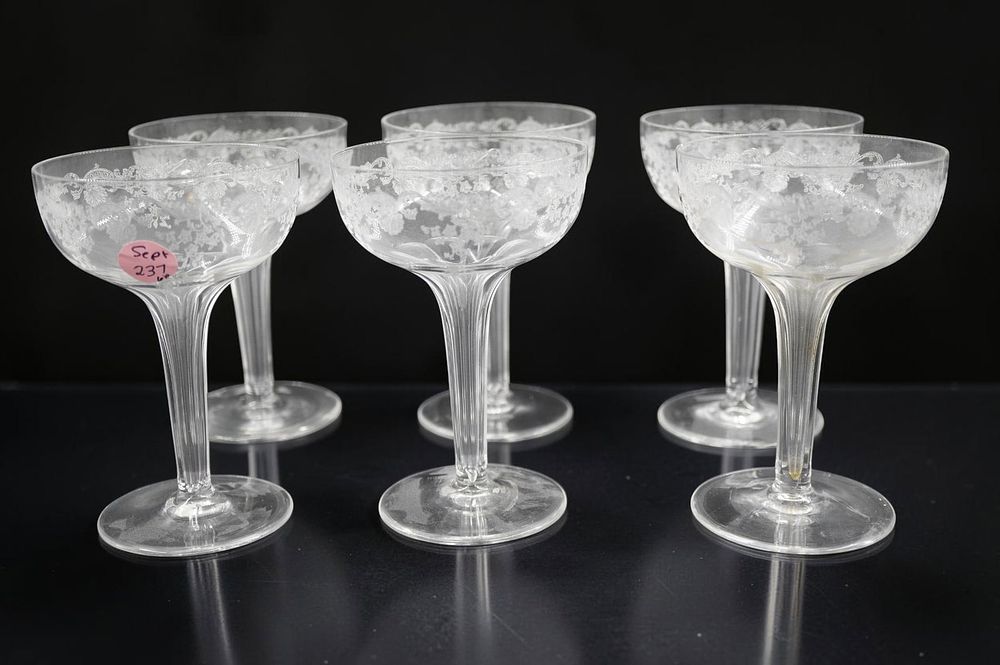 Lot 237: 6 VINTAGE ETCHED TALL HOLLOW STEM CHAMPAGNES
