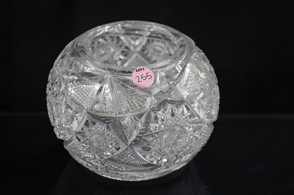 Lot 255: AMERICAN BRILLIANT HOBSTAR AND FAN CUT CRYSTAL ROSE BOWL