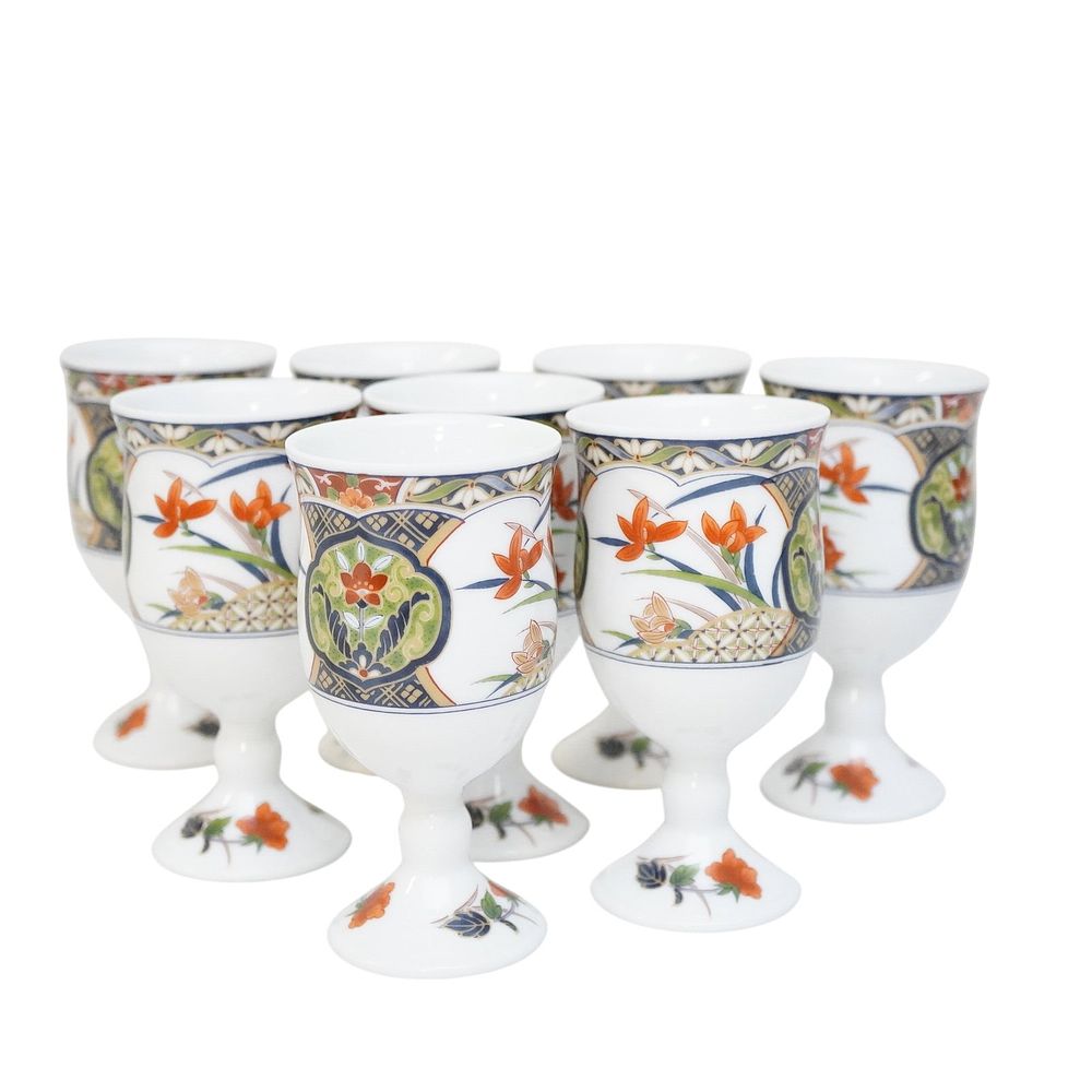 Lot 278: 8 ARITA WARE DAIKI TOUEN FLORAL PATTERN CERAMIC WINE CUPS
