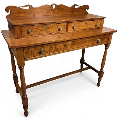 ANTIQUE FEDERAL STYLE CHERRY & MAPLE SIDEBOARD. Antique American Federal Style Fine New England 