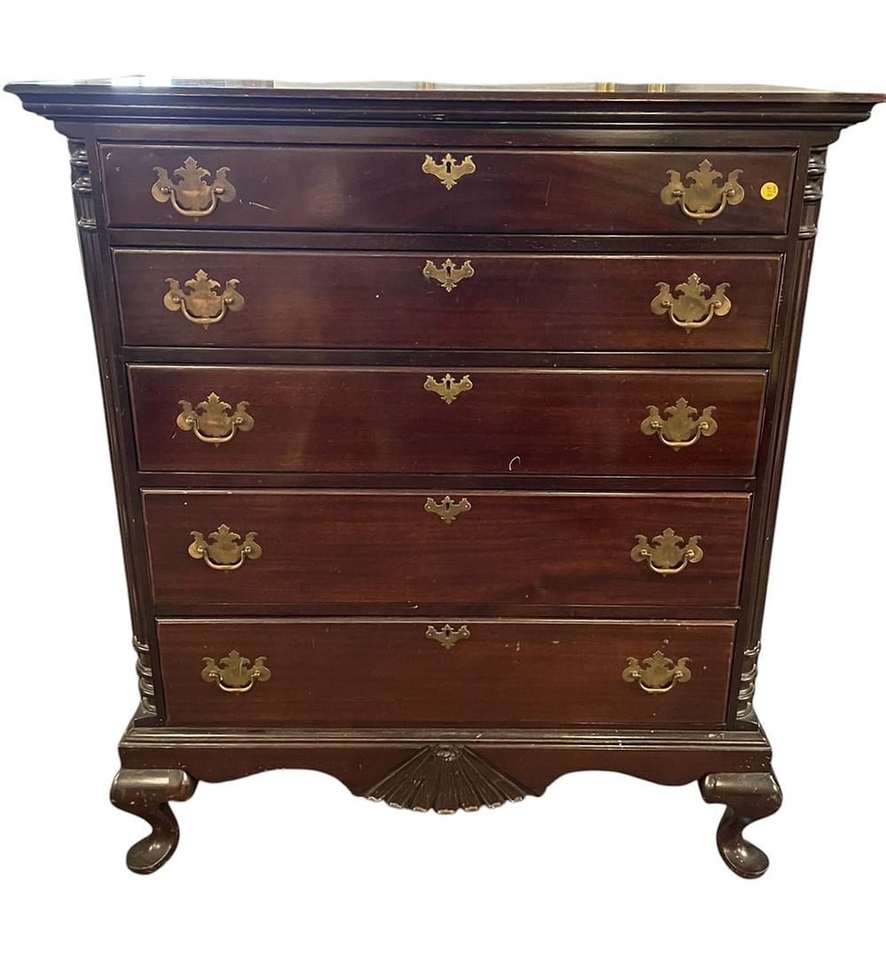 Lot 212: VINTAGE MADDOX RED MAHOGANY CHEST OF DRAWERS 1940