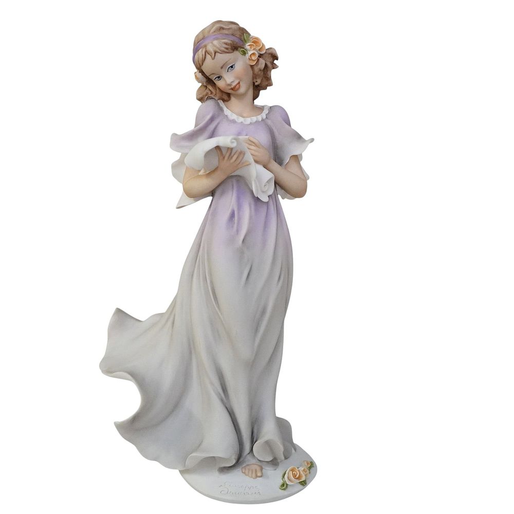 Lot 230: GIUSEPPE ARMANI FLORENCE "POETRY OF LOVE" FIGURINE