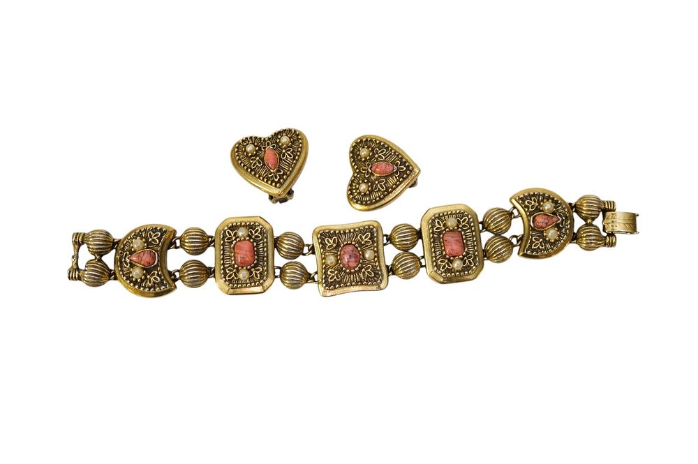 Lot 236: MID CENTURY VINTAGE JEWELRY SET PLACE VENDOME