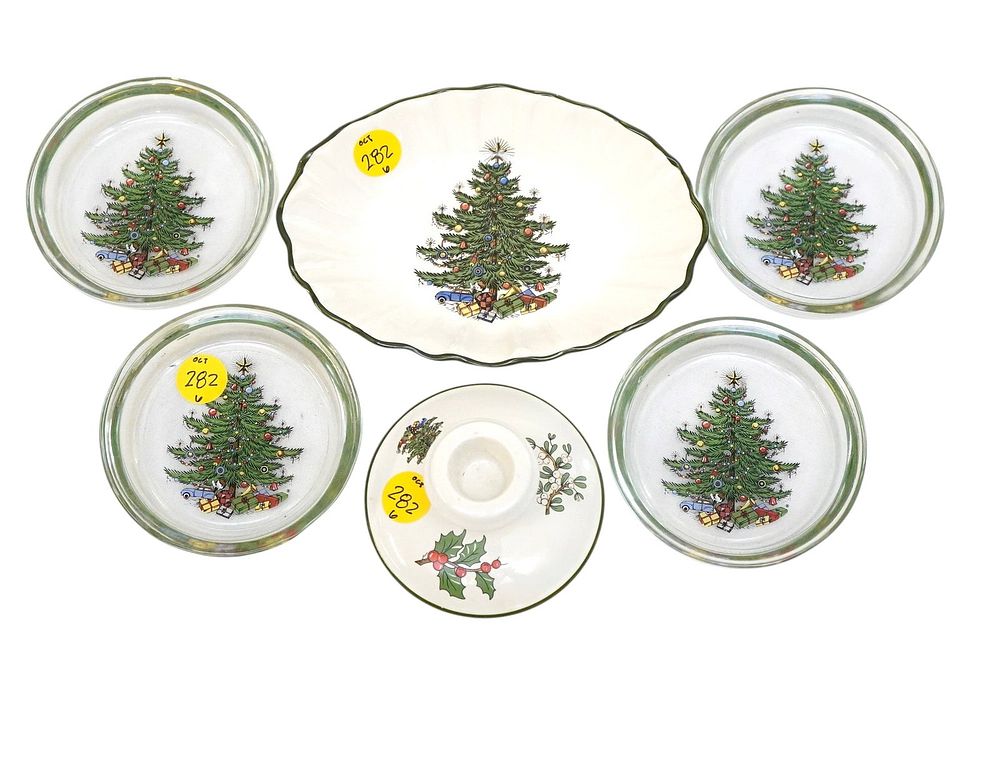 Lot 282: 6 PIECES OF CUTHBERTSON ENGLISH CHRISTMAS TREE CHINA