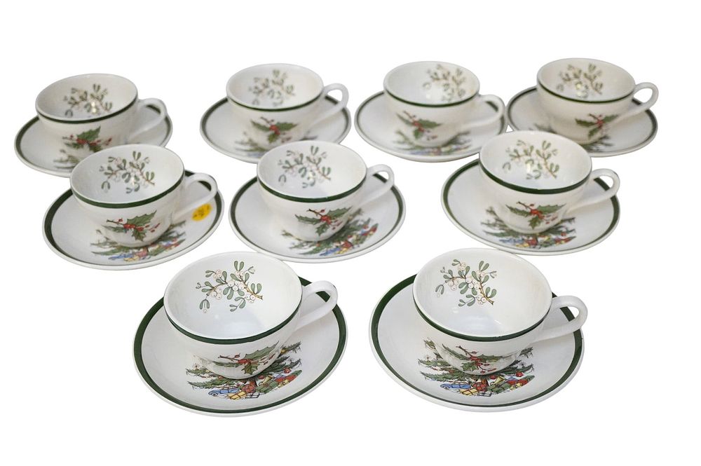 Lot 304: 9 CUTHBERTSON CHRISTMAS CHINA TEACUPS AND SAUCERS