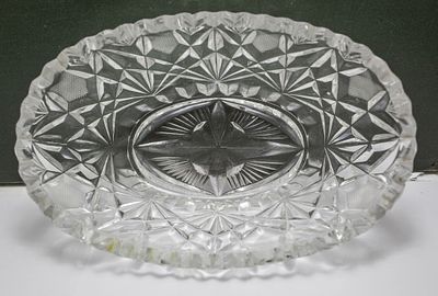 קערת קריסטל חתוכה עמוקה – יופי מנצנץ וקלאסי