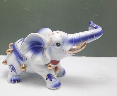 פסלון קרמיקה דקורטיבי של פיל