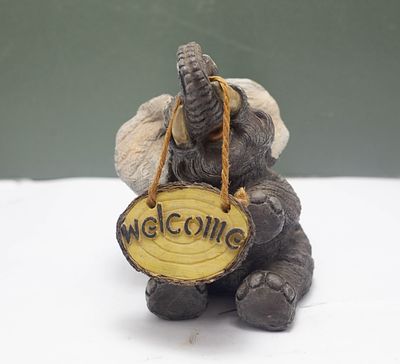 פסלון דקורטיבי של פיל קטן