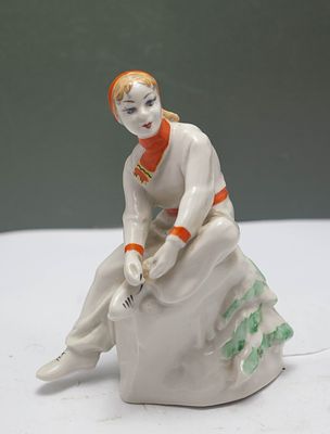 פסלון פורצלן וינטג' "מחליקה על קרח" משנות ה-60-70 של המאה הקודמת, ברית המועצות, מאת ז'ניקרופ 