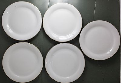 סט צלחות הגשה לבנות פורצלן עם שפת זהב (וינטג' אלגנטי)