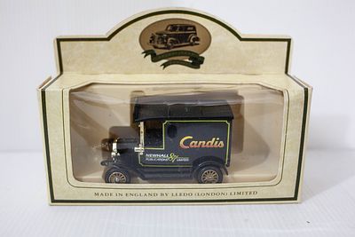 רכב אספנות "Candis" מבית Lledo