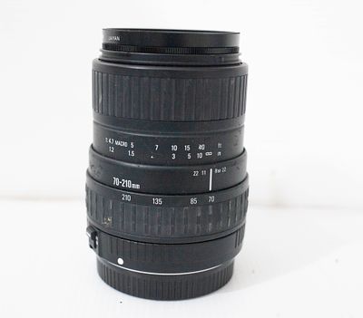 עדשת טלסקופ (זום) מבית Sigma, דגם UC Zoom 70-210mm 1:4-5.6.