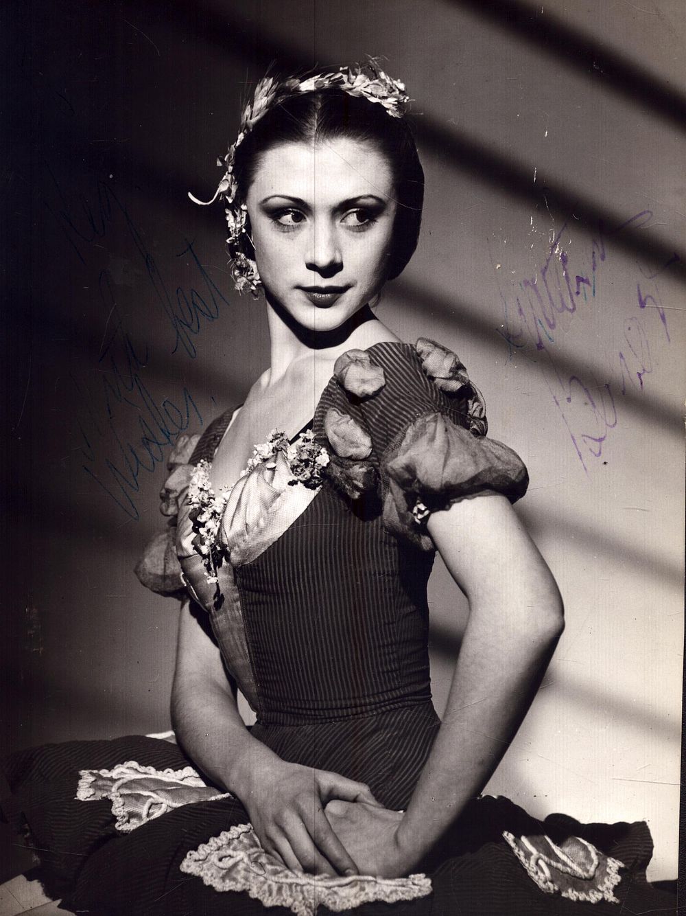 Chaucer Auctions | Auction 479 | LIVE AUTOGRAPH AUCTION SPORT, MUSIC ENTERTAINMENT , MILITARY AND COLLECTABLES