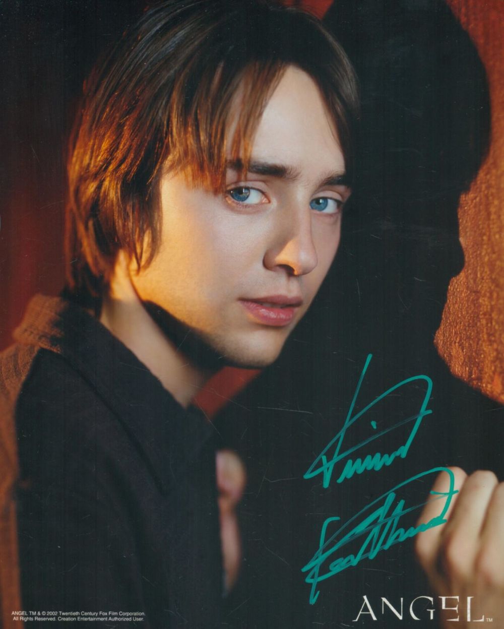 Lot 203: Vincent Kartheiser signed 10x8 inch colour photo. Good...