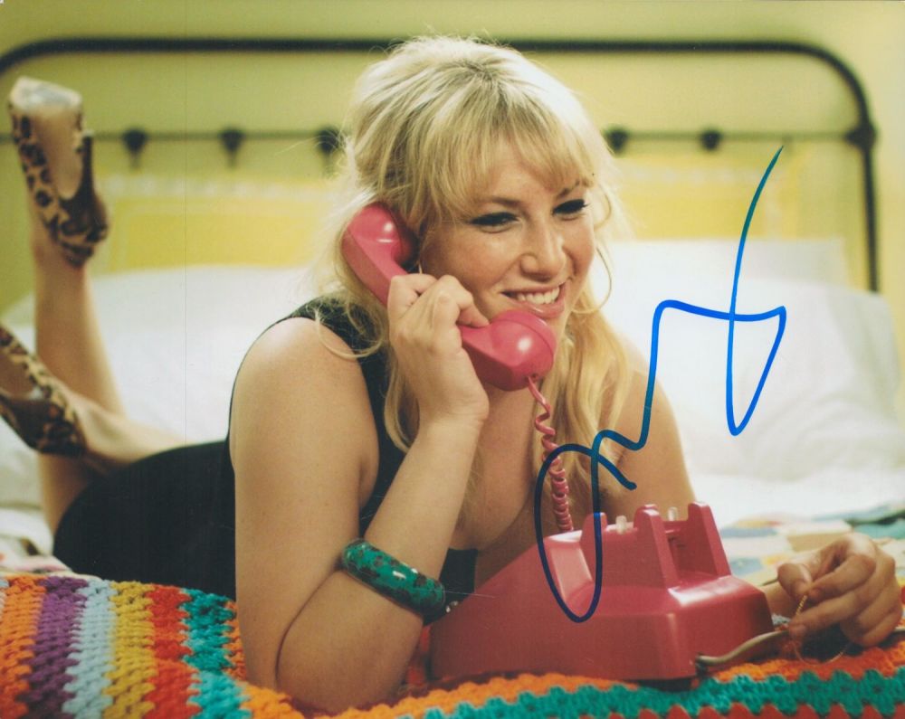 Lot 253: Ari Graynor signed 10x8 inch colour photo. Good...