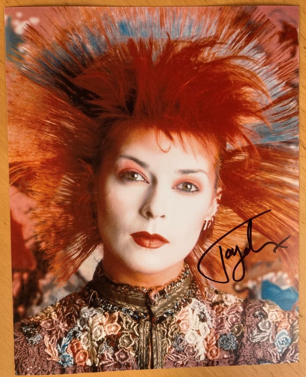 Lot 99: Punk Queen Toyah signed stunning Japanese look big...
