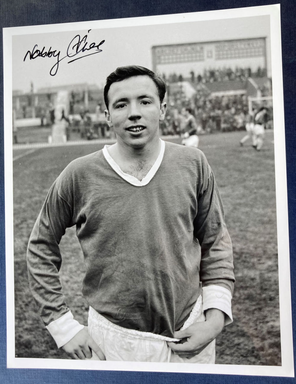 Lot 181: Football Nobby Stiles 1966 World Cup legend signed...