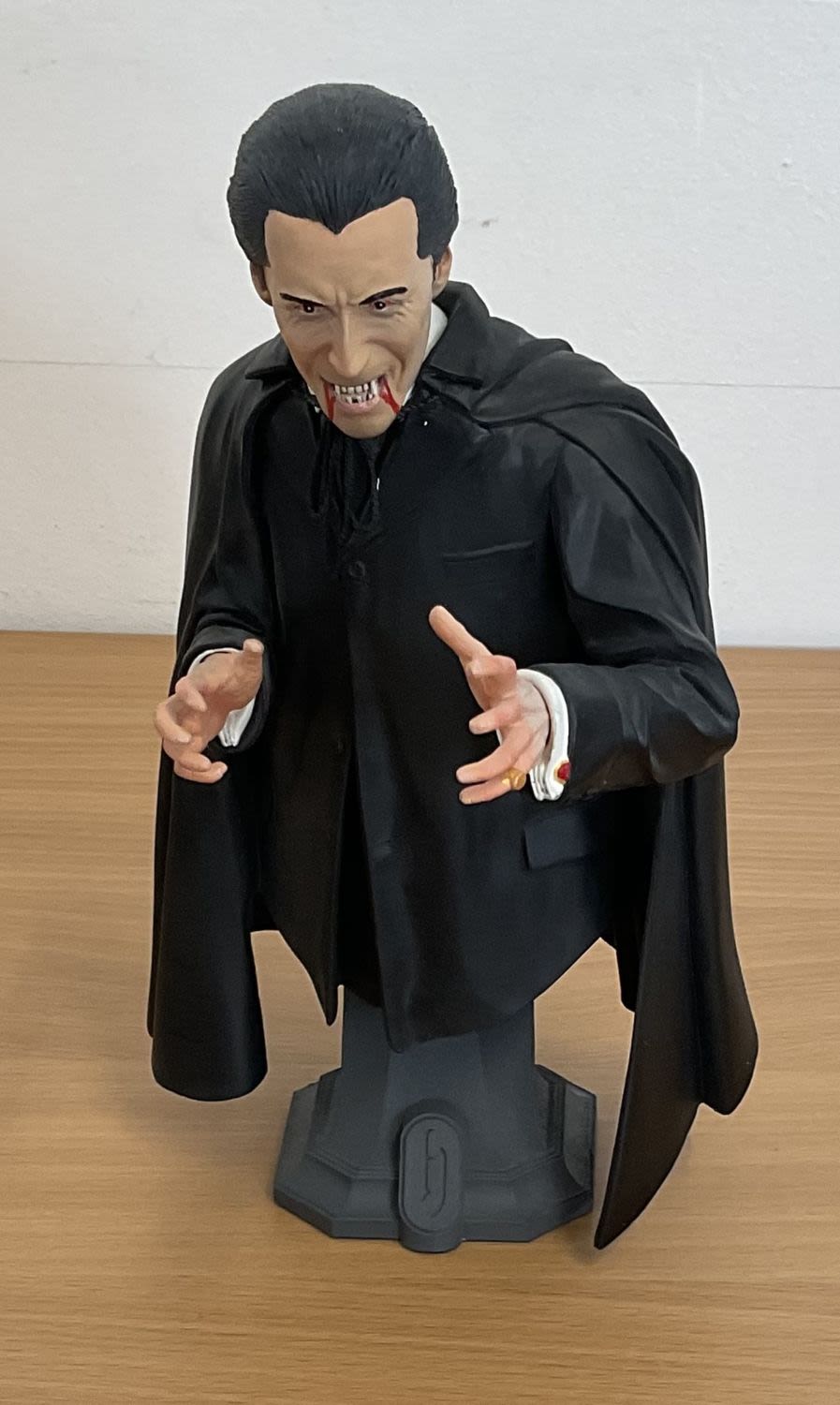 Lot 92: Christopher Lee as Count Dracula 8 inch Premium...