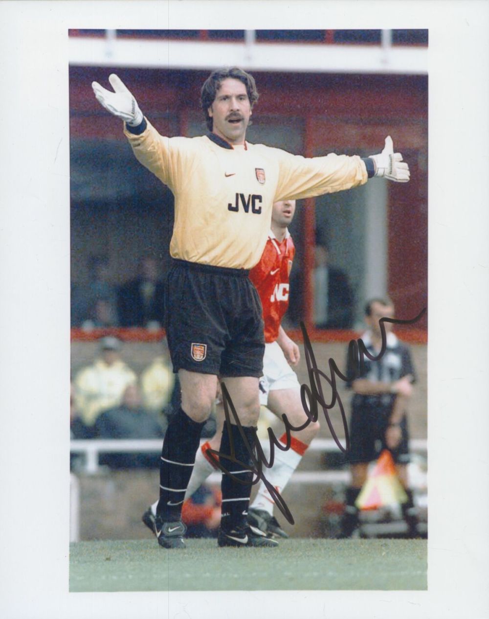 Lot 154: Football David Seaman signed 10x8 inch colour photo...