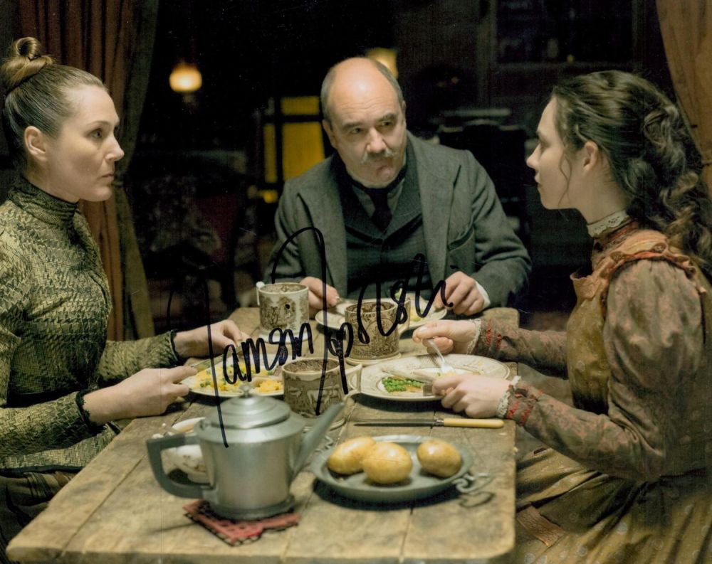 Lot 167: Tamsin Topolski signed 10x8 inch colour photo. Good...