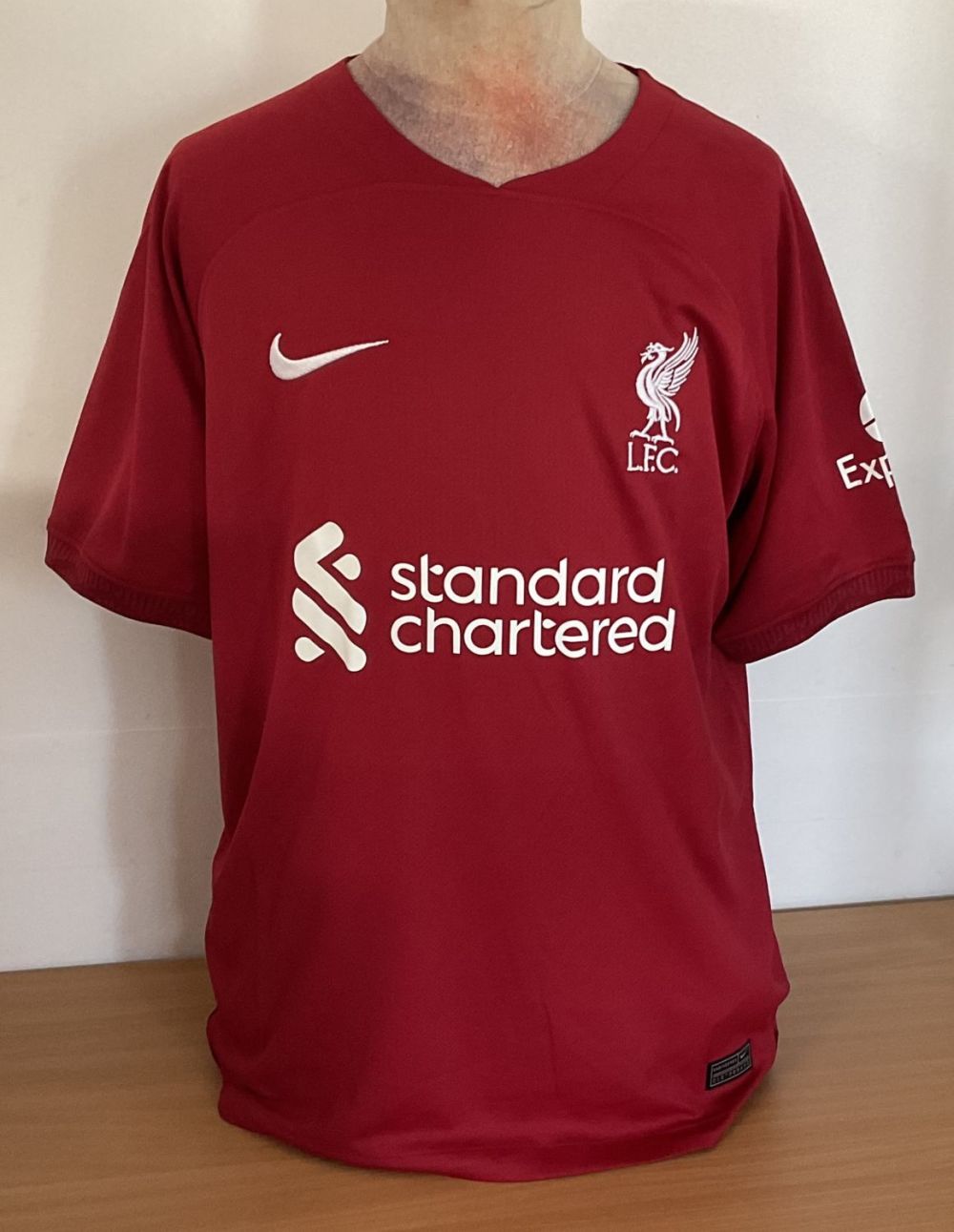 Lot 248: Football Darwin Nunez signed Liverpool home shirt size...
