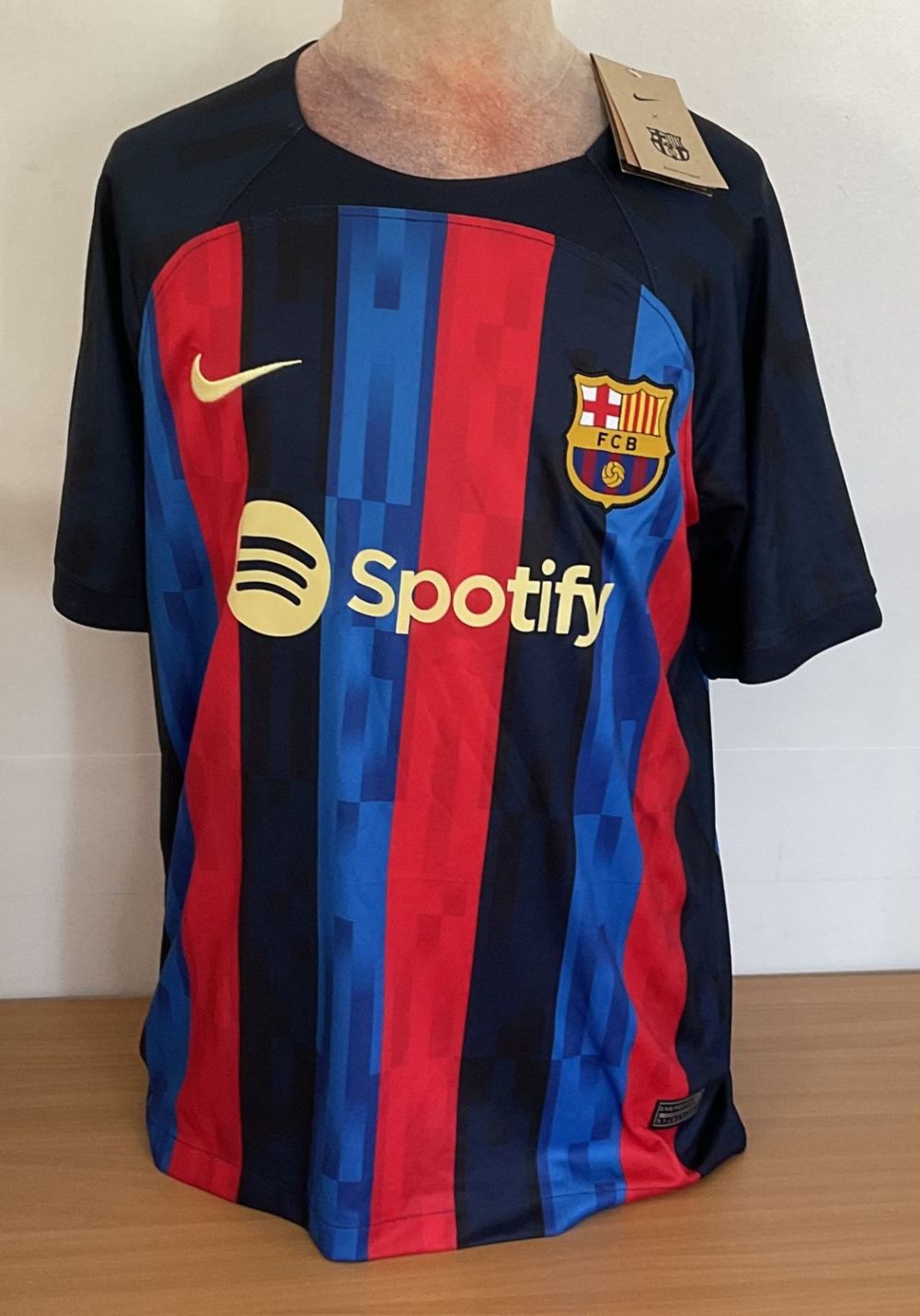Lot 251: Football Alejandro Balde signed Barcelona home shirt size...