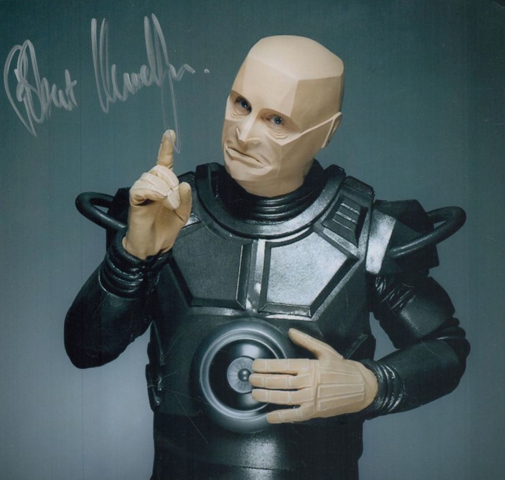 Lot 301: Robert Llewellyn signed 10x8 inch colour photo. Good...