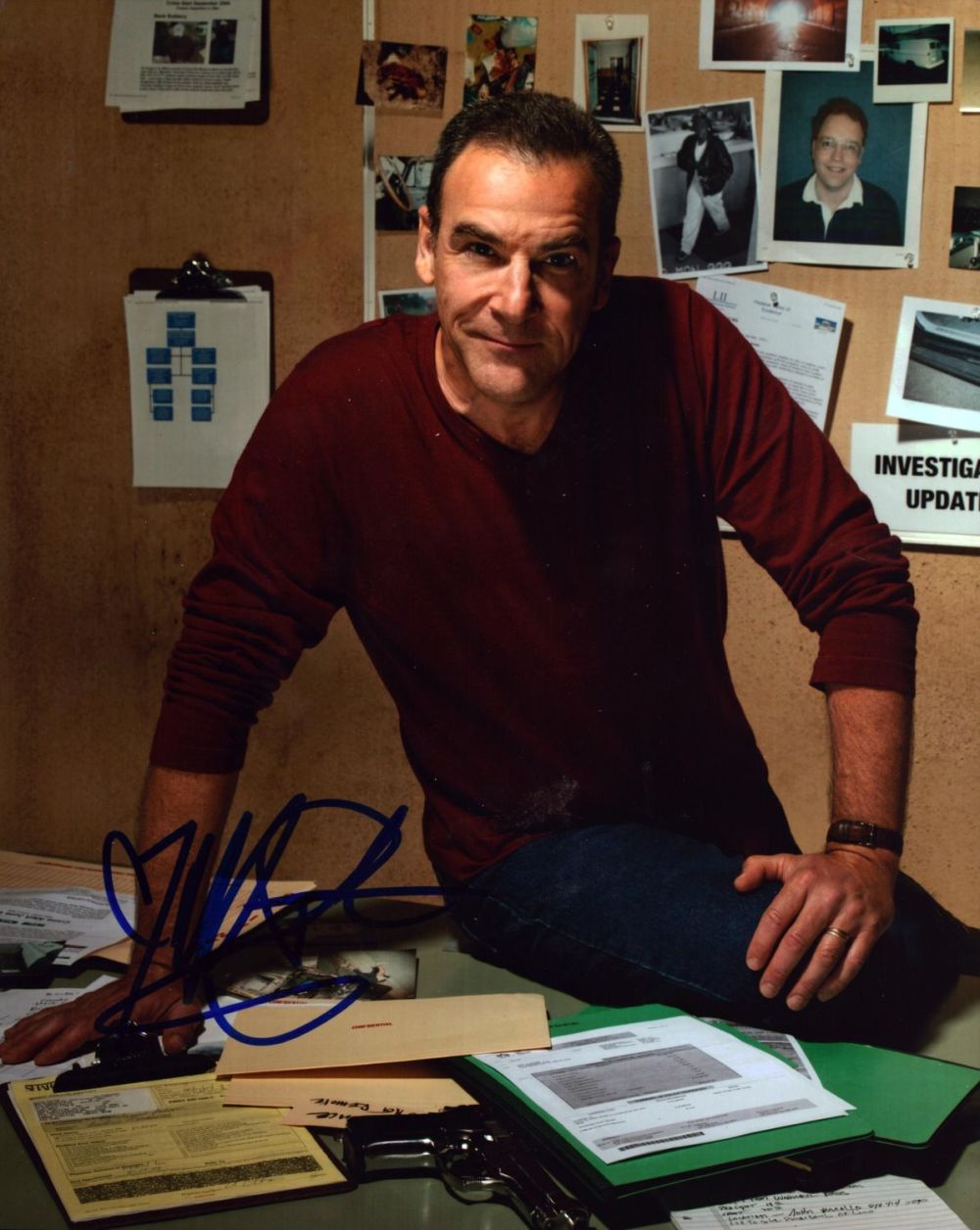 Lot 411: Mandy Patinkin signed 10x8inch colour photo. Good condition...