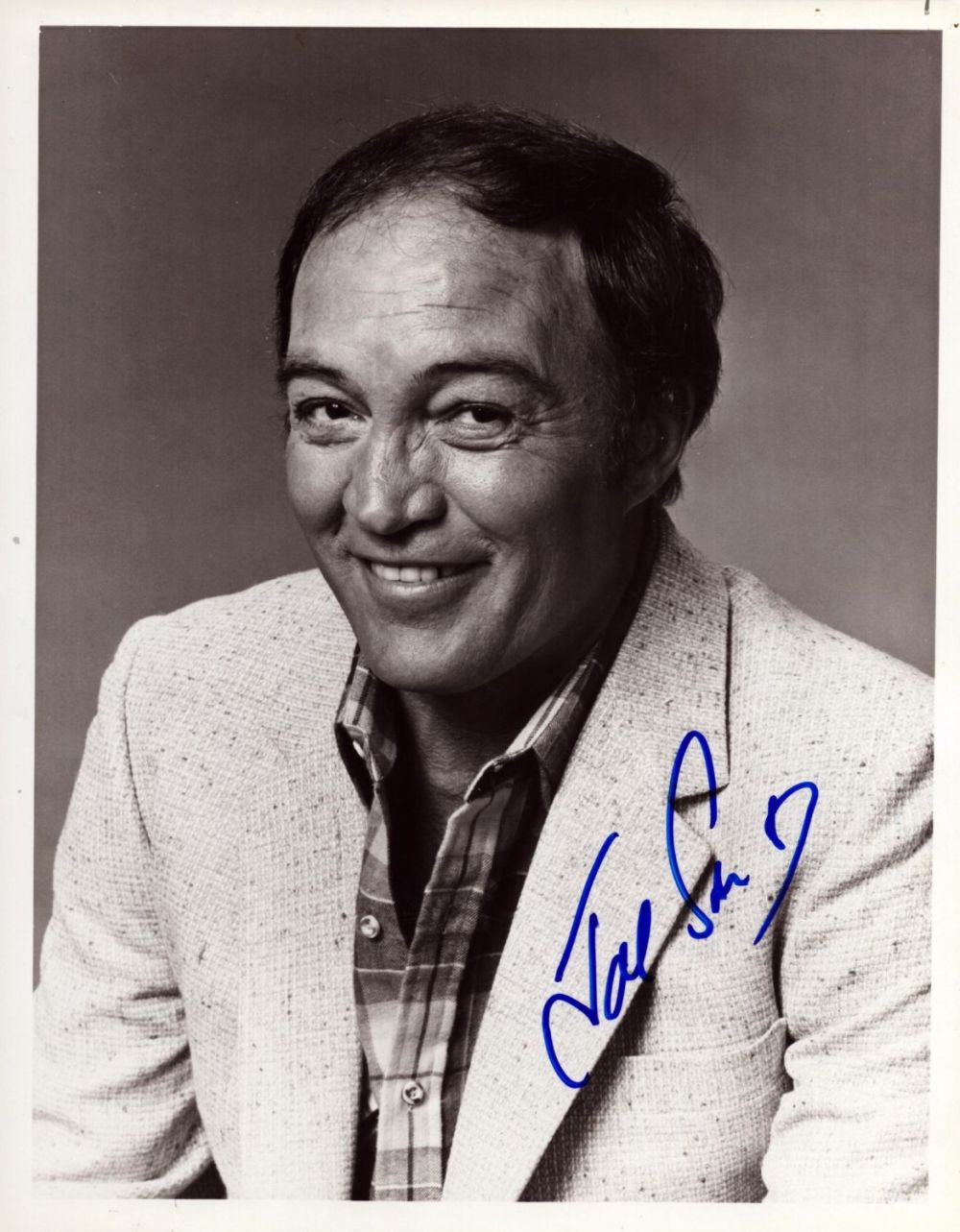 Lot 428: Joe Santos signed 10x8inch black and white photo....