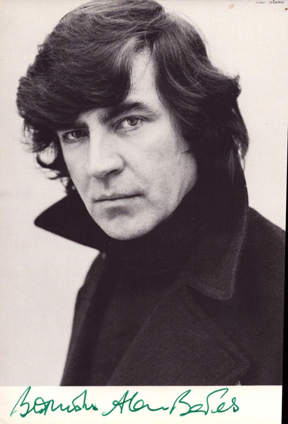 Lot 471: Alan Bates signed 6x4inch black and white photo....
